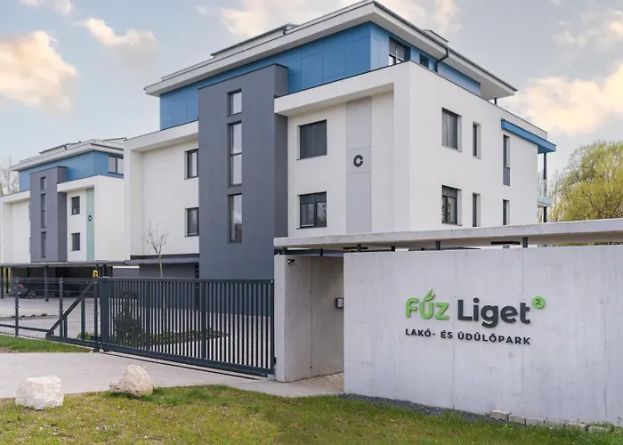 Апартаменты Fuezliget Gardenlight